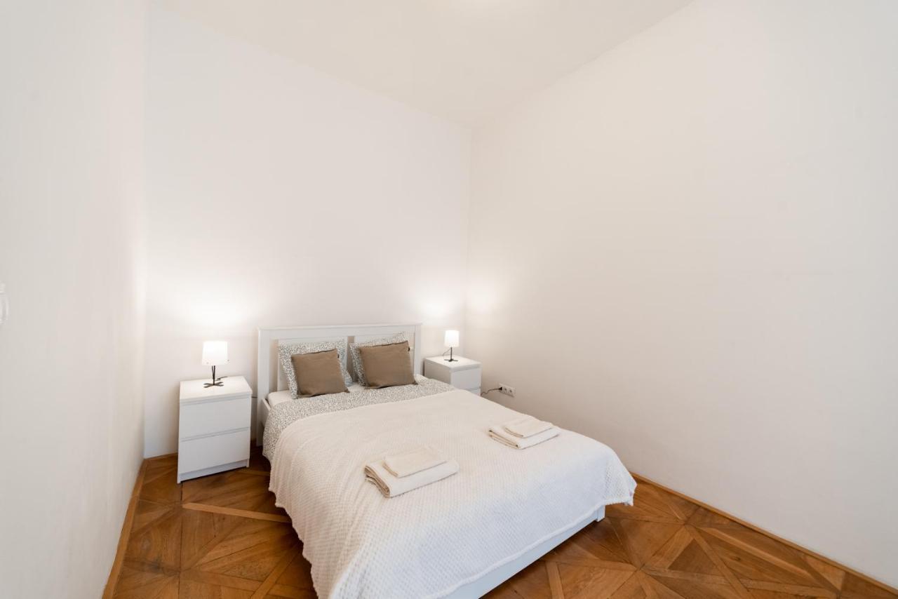 Exclusive Apartment Near Kafka'S Head Prague Exterior photo