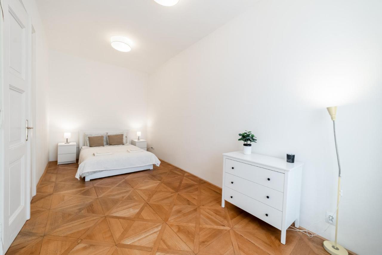 Exclusive Apartment Near Kafka'S Head Prague Exterior photo